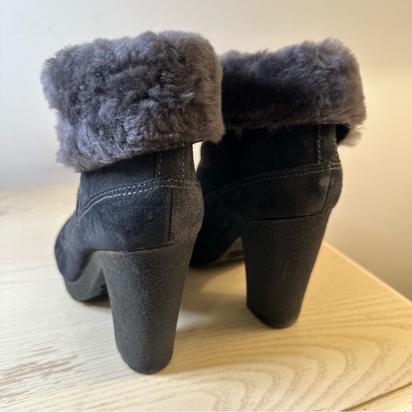 Hunter Ryann Suede and Shearling Ankle Boot in Gray Size 8 1/2 EUC Never Worn - Picture 6 of 9